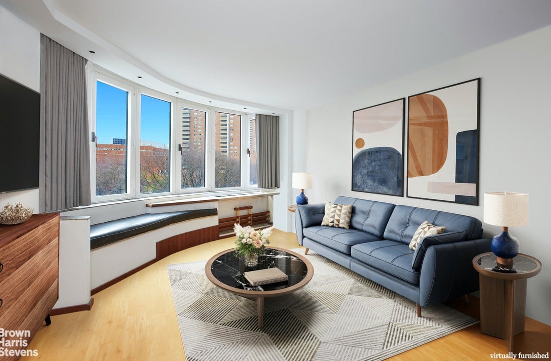295 Greenwich St, #4G