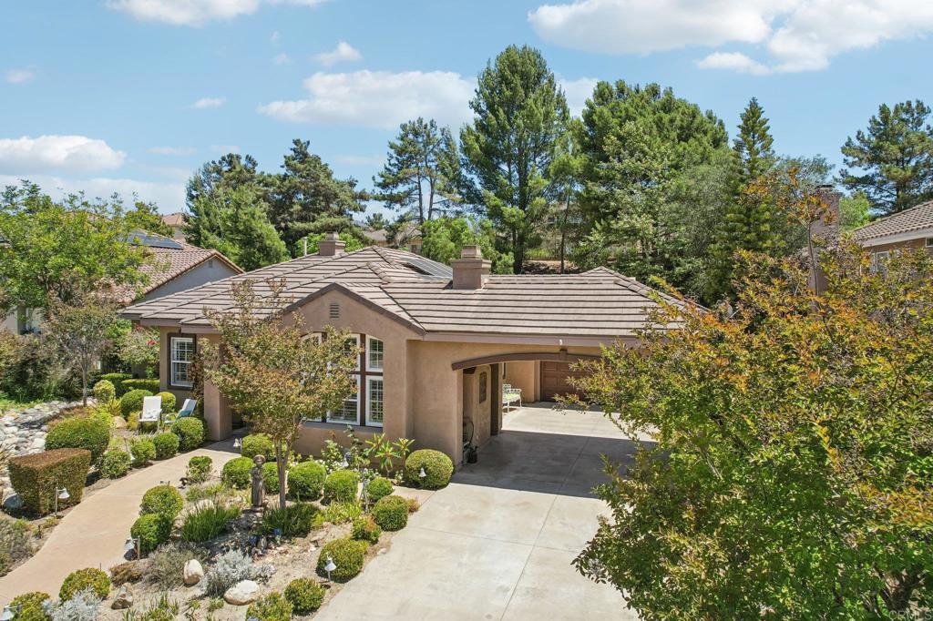 744 Inverlochy Dr