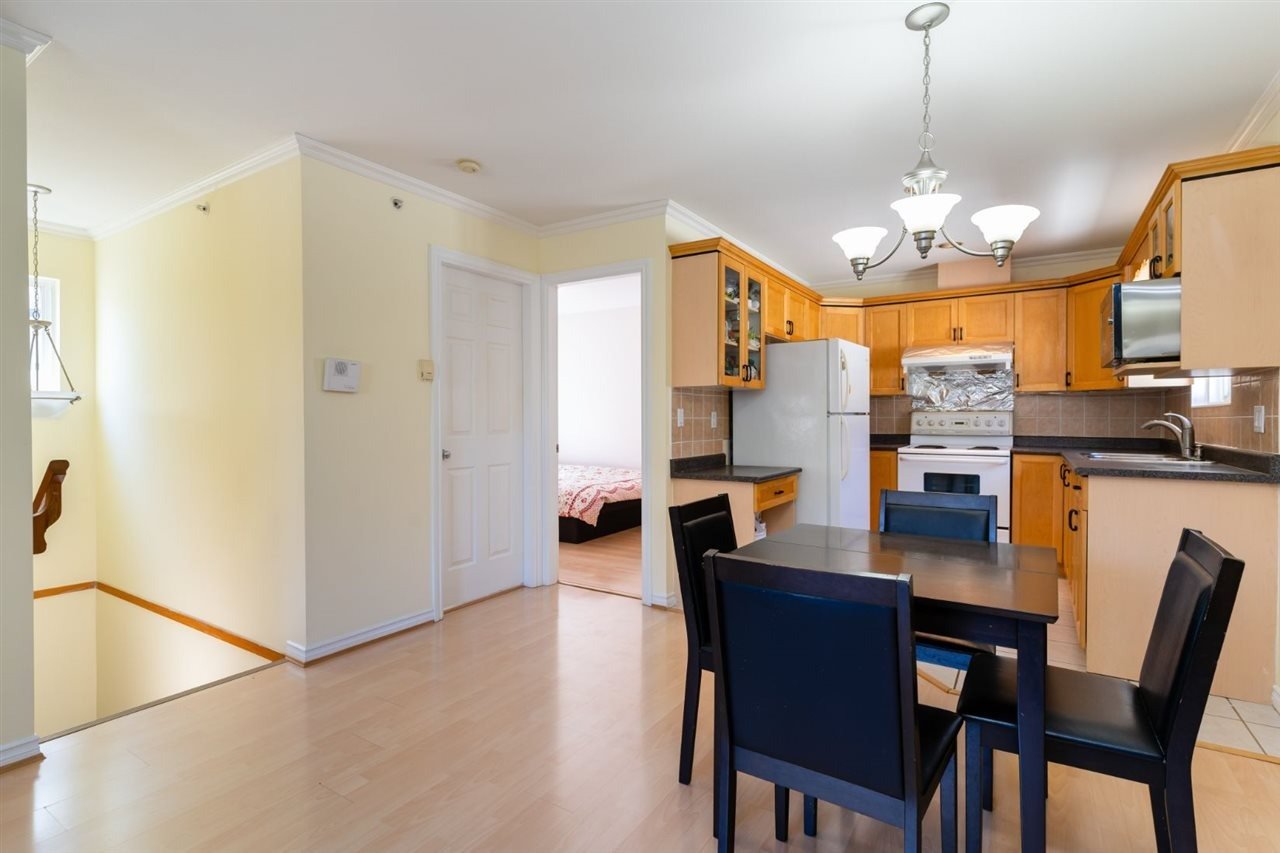 2821 Victoria Dr