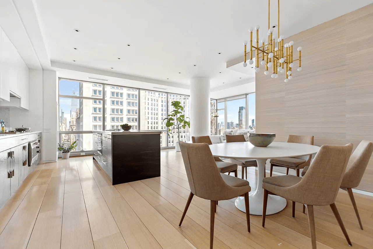 23 East 22nd St #21A