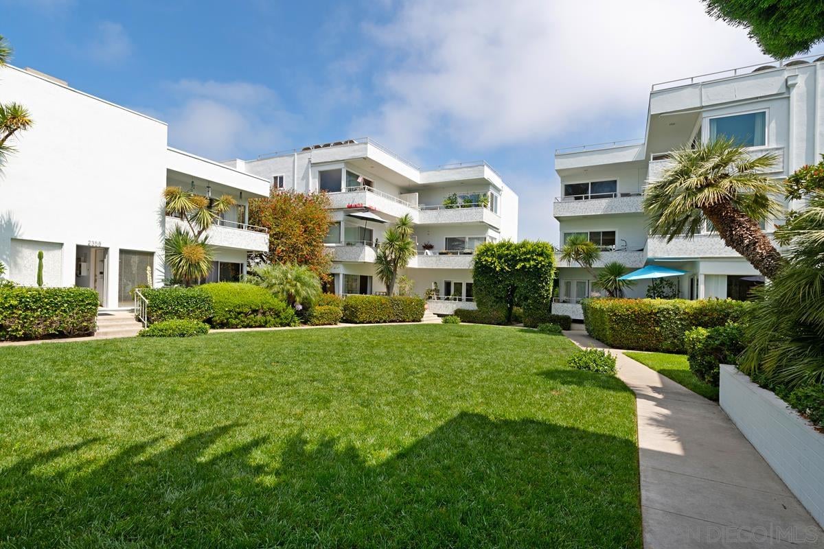 2360 Torrey Pines Rd  