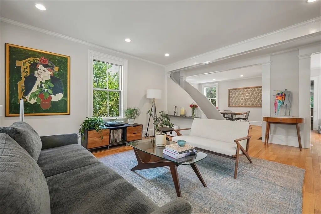 46 Central St