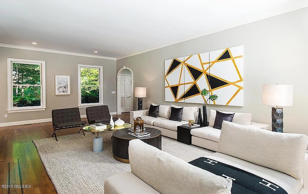 15 Mountain Laurel Dr