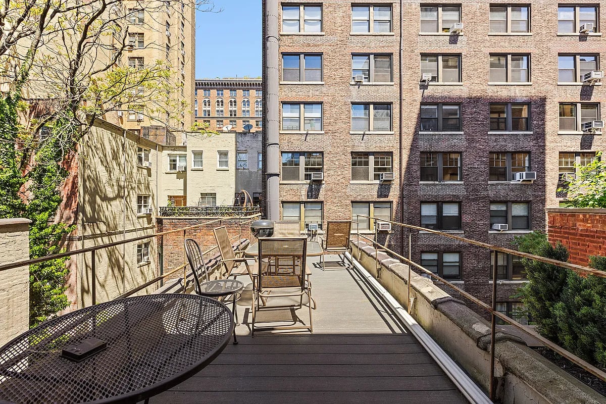 37 West 71st Street