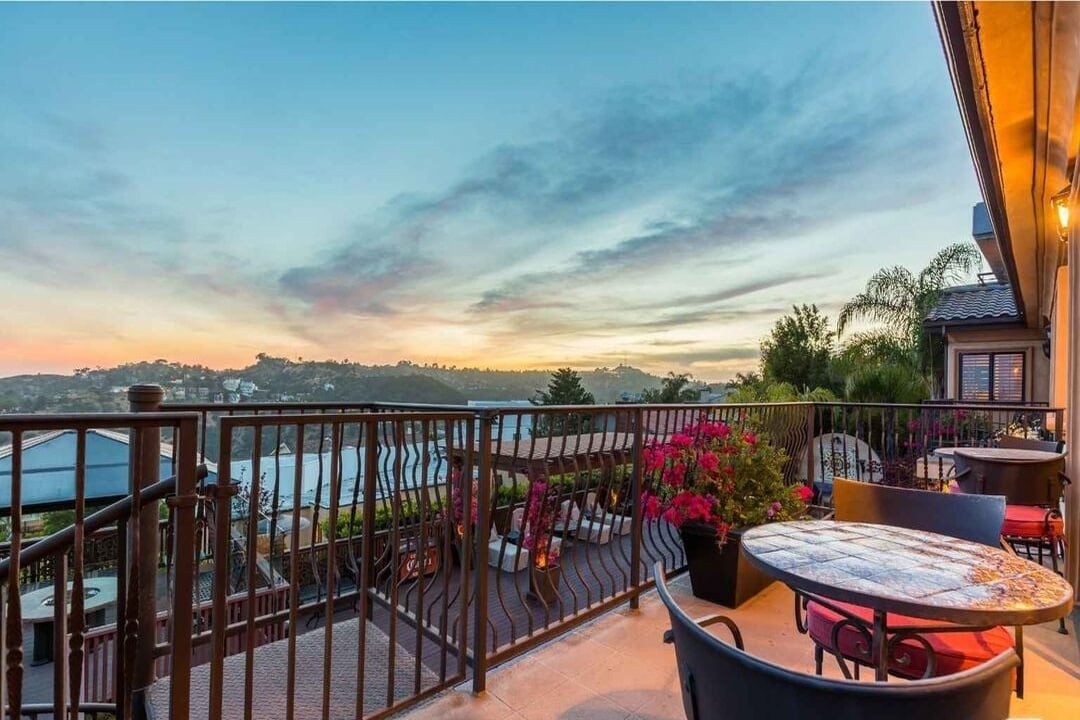 Celestia Crest, Venus Dr, 90046