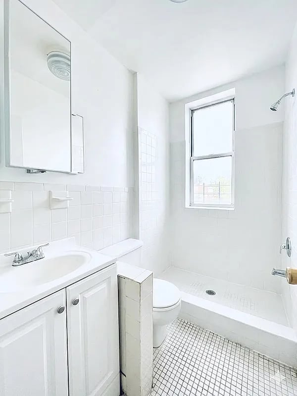 323A East 89th Street 5E