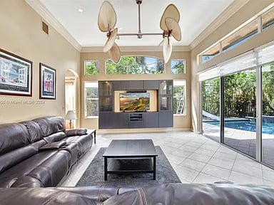 5 NW 108th Way