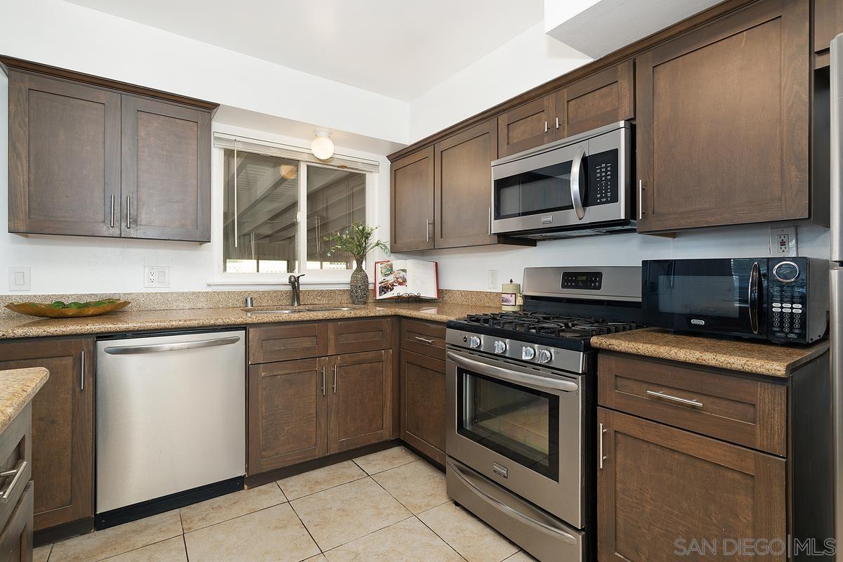 5935 Joel Ln