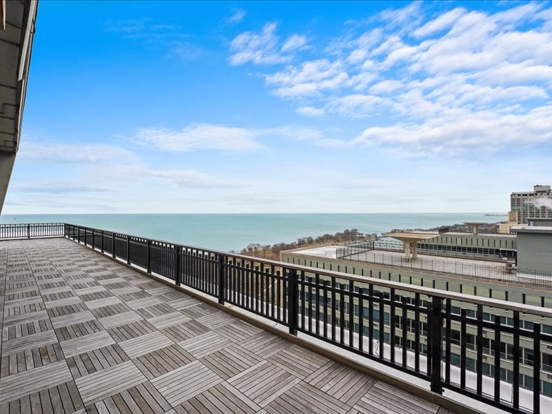 3600 N Lake Shore Dr #207, Chicago, IL 60613