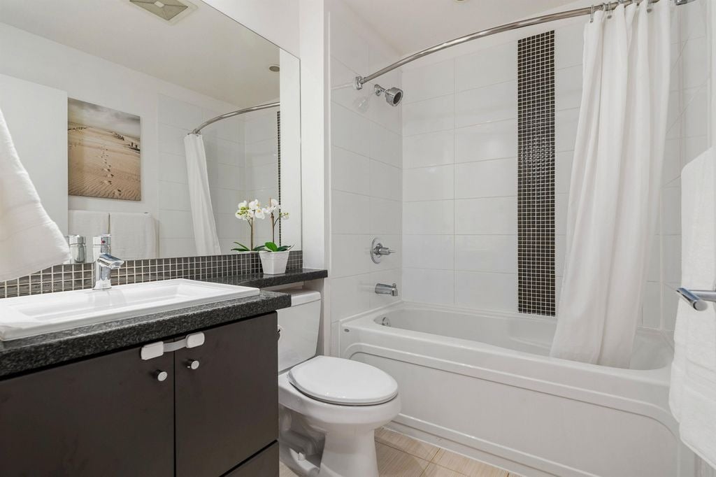 728 W 14th St, #16