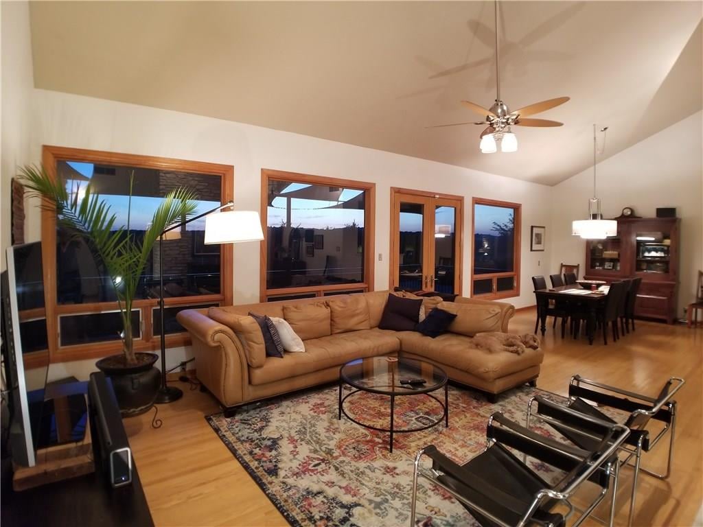 1904 Cypress Pt W