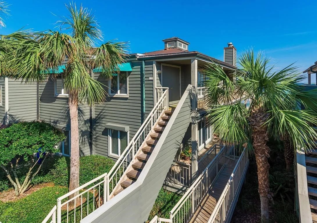 186 Sea Hammock Way