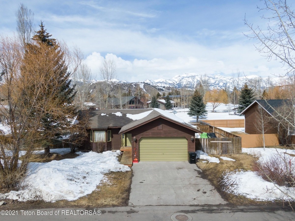 3003 Rangeview Dr