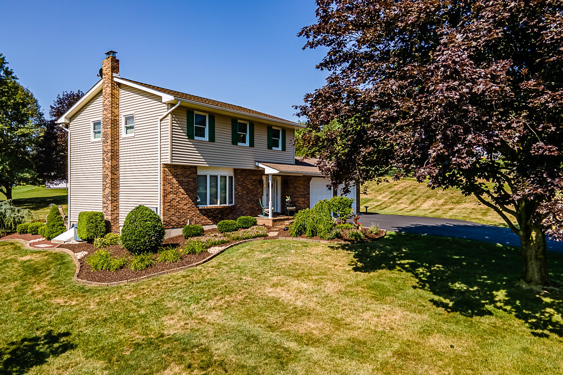 2785 Hill Drive