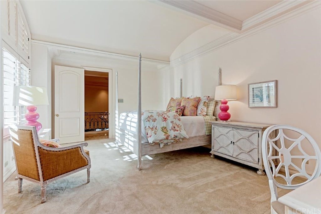 30 Canyon Fairway Dr, Newport Beach, CA 92660