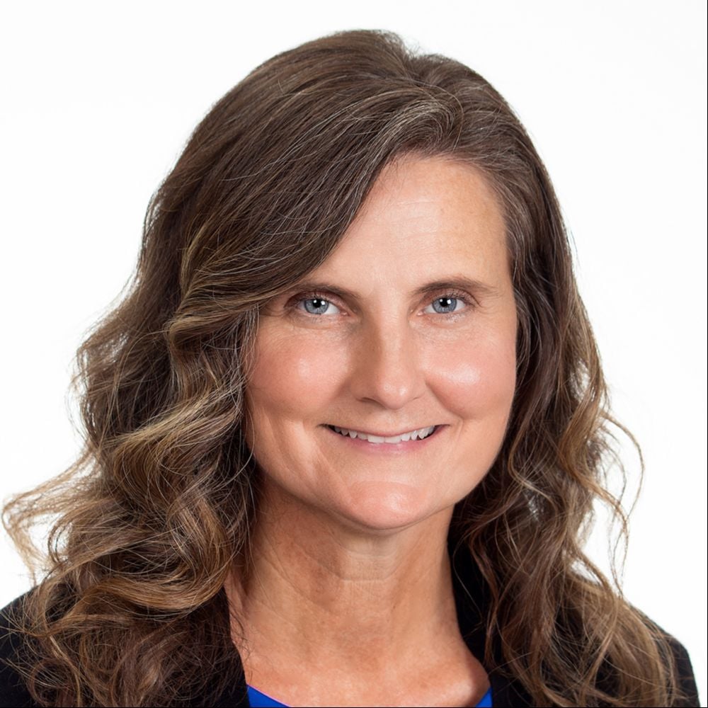 Elizabeth Newton Brazil, IN Real Estate Agent Headshot