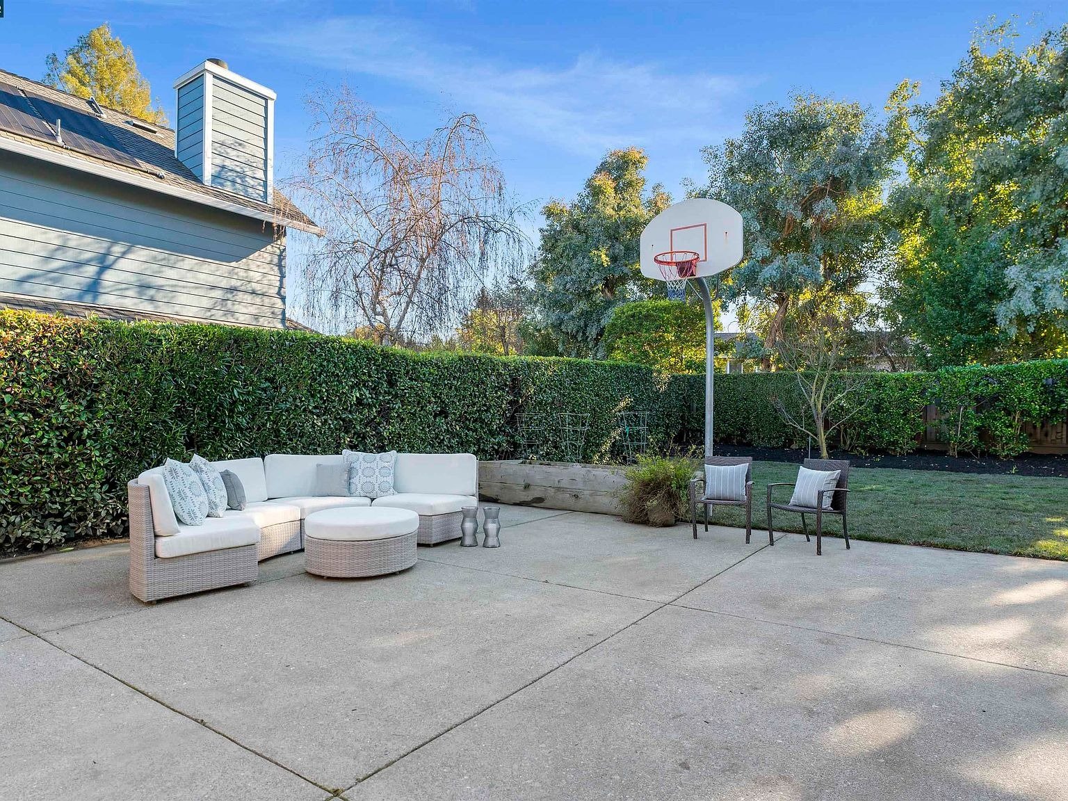 1410 De La Cruz Way