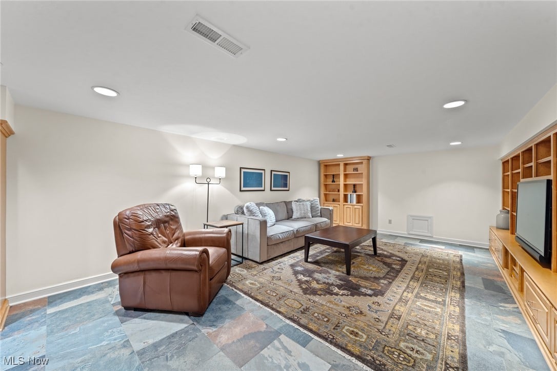 15157 Hemlock Point Rd