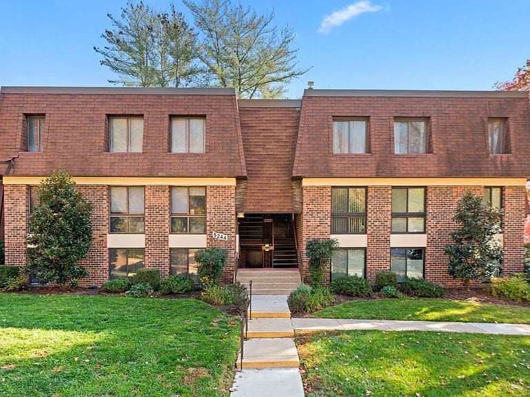5244 W Running Brook Rd #101