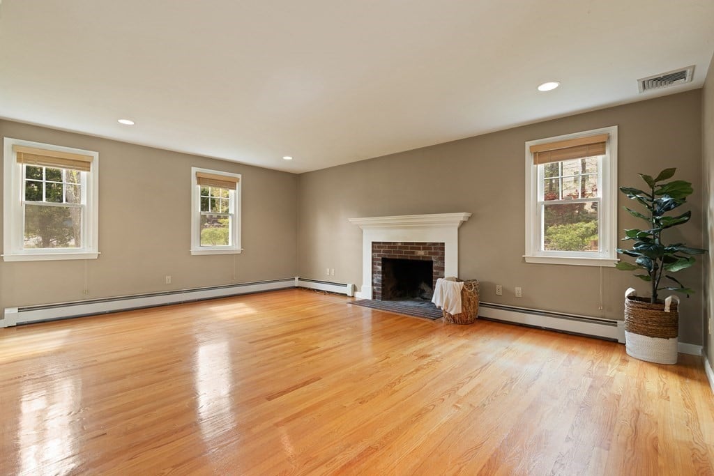 111 Worcester Ln