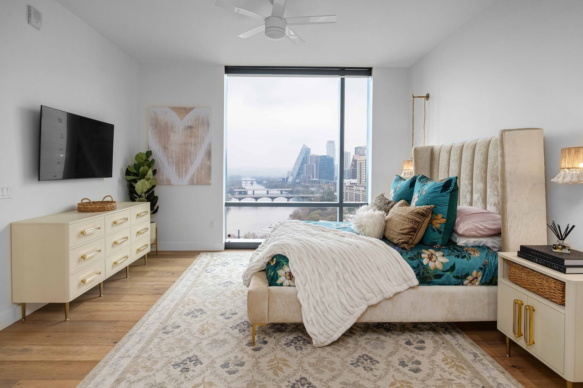70 Rainey Street #1706 