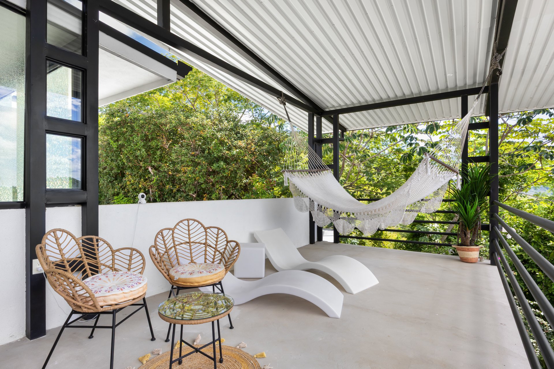 Casa Brillante & Casita Cinco Playas | Modern Home with Guest Casita, Pool & Mountain Views in Huacas