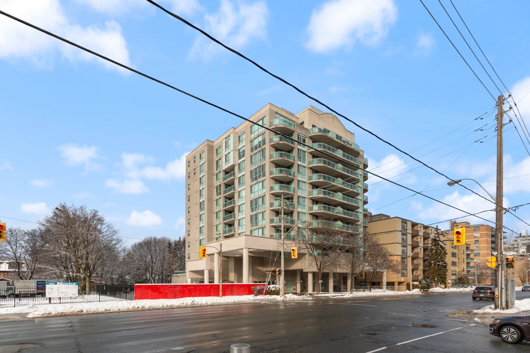 398 Eglinton Avenue E #611