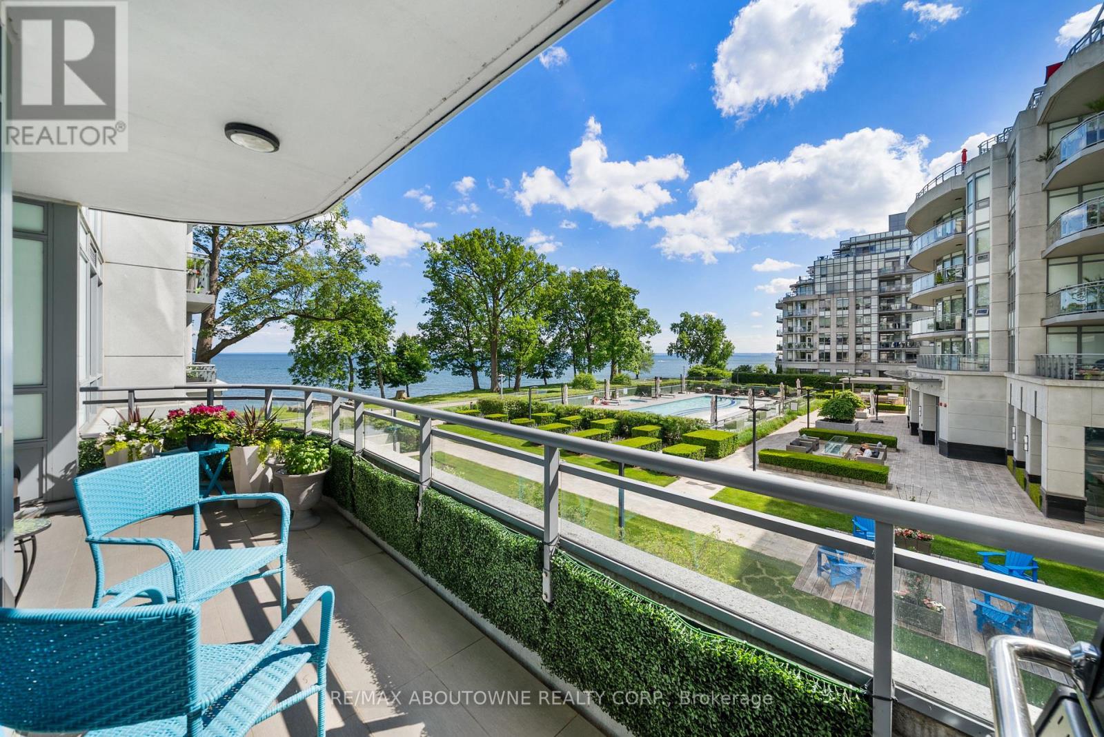 3500 Lakeshore Road W 205