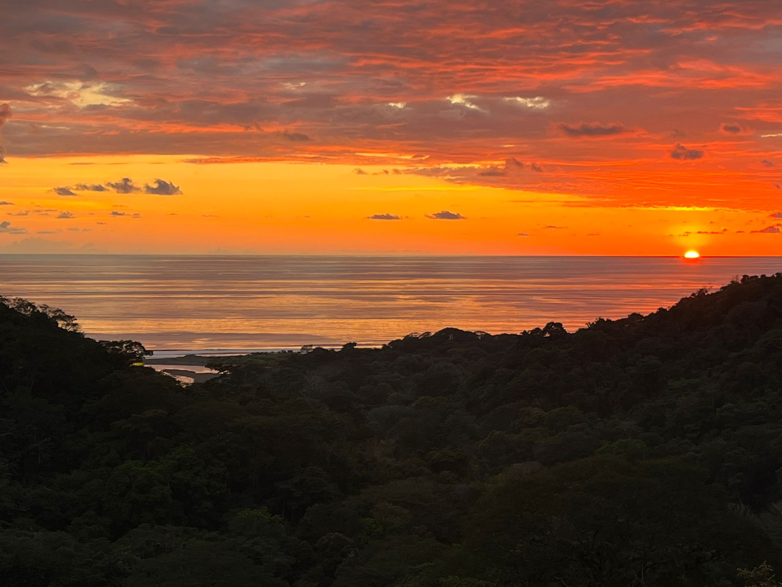 Cinematic Ocean&Mountain View Property In Vista Dominical Estate, Minutes From The Beach!