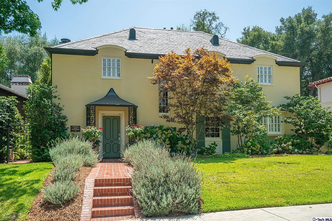 1455 Royal Blvd