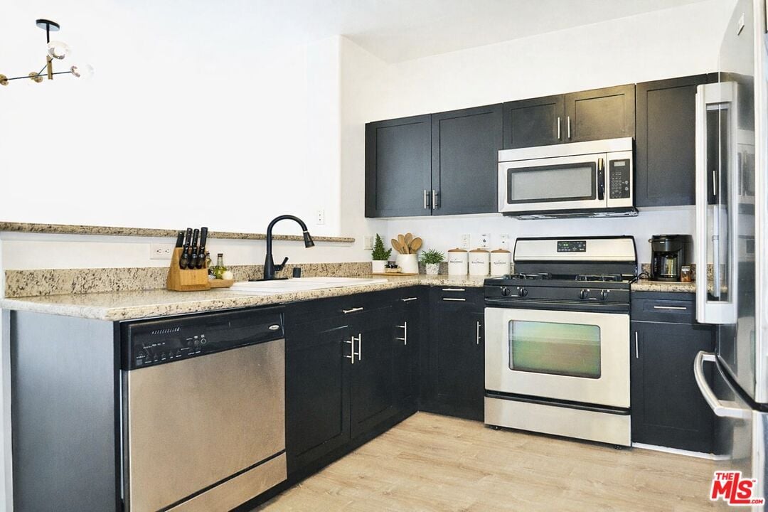 100 S Alameda St #213, Los Angeles