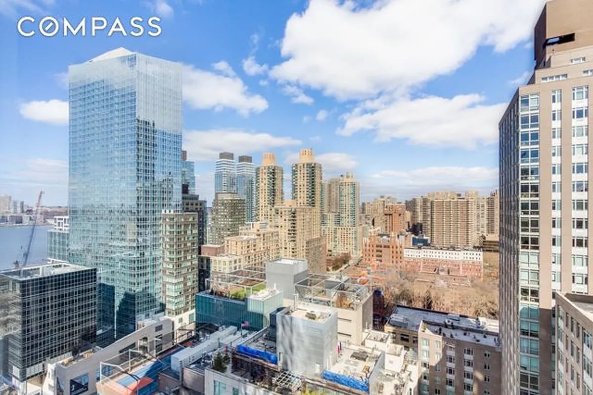 555 West 59th Street Unit: 23G