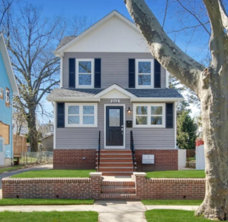 252 Feronia Ave