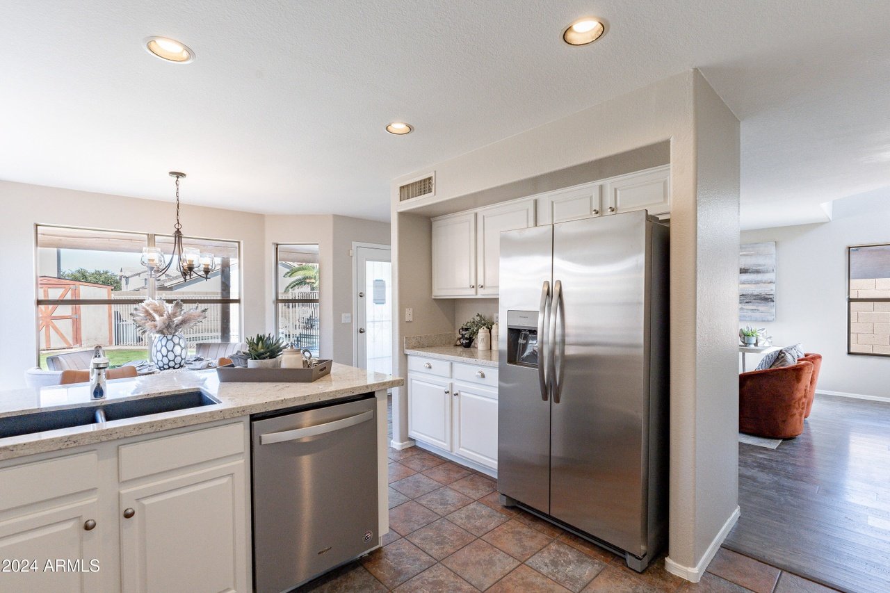 2222 E Arabian Dr
