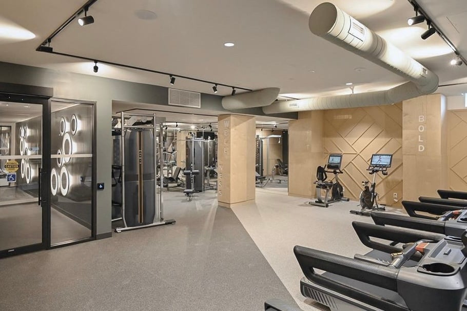 2495 Eglinton Avenue W 1703