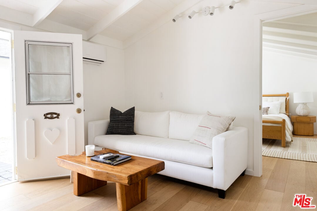 Echelon Pavilion, Grayfox St, 90265