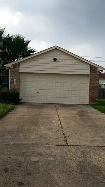 2042 Grand Park Dr