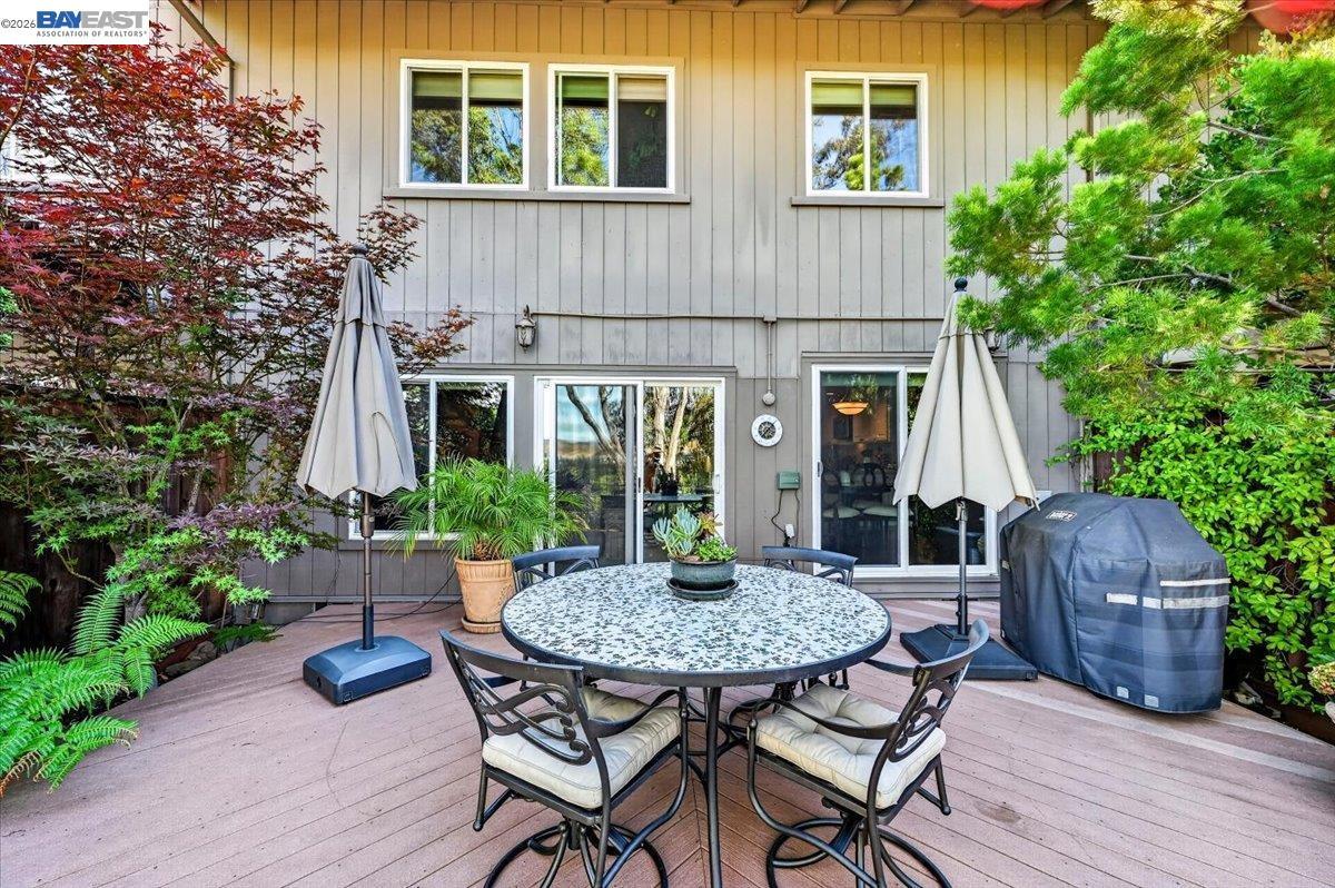 525 Silver Oak Ln