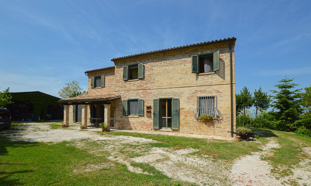 A Timeless Retreat in the Verdant Hills of Montelupone, Le Marche