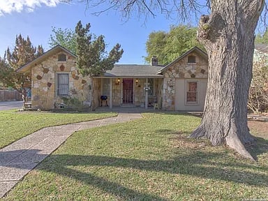 2002 W Wildwood Dr