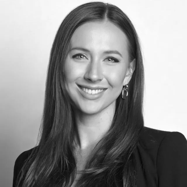 Jenna Meza Delafield, WI Real Estate Agent Headshot