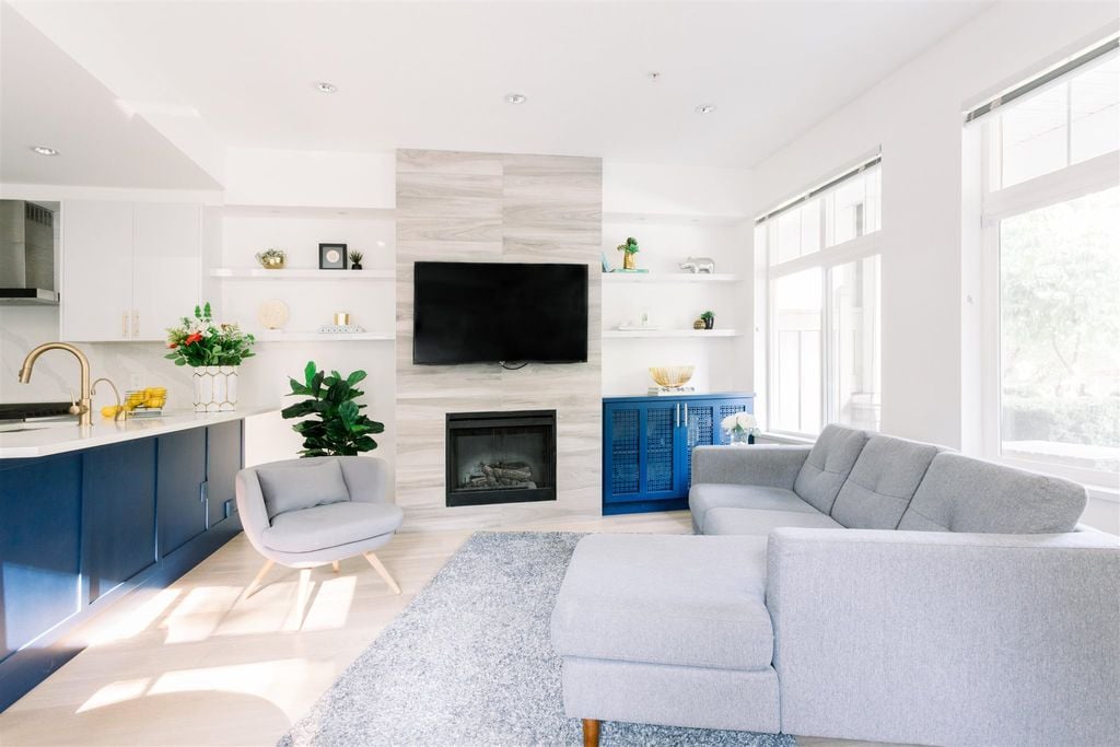 311 W 59th Ave