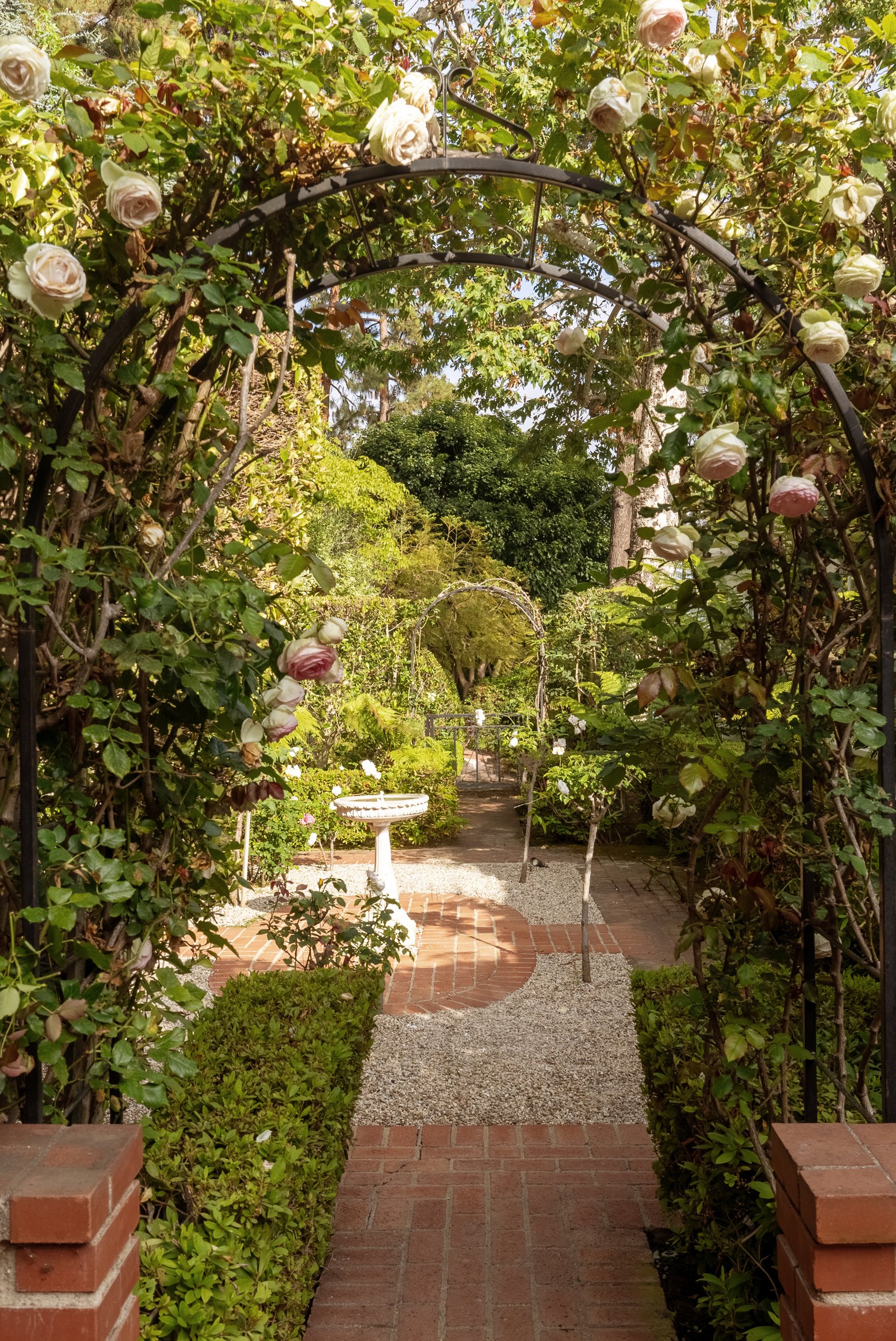 1001 N Crescent Dr, Beverly Hills 