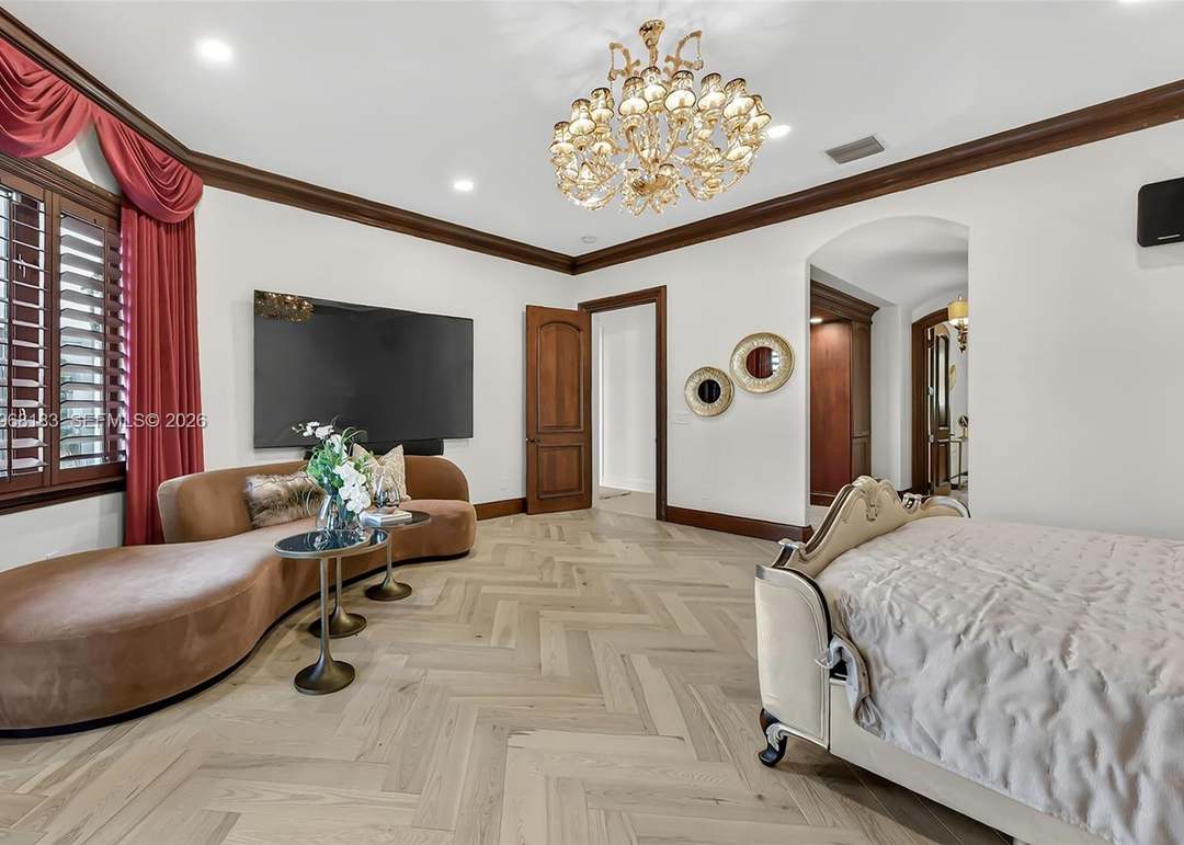 628 Coral Way