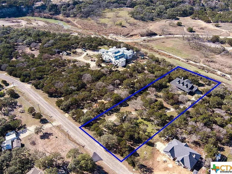 1006 Mustang Crossing Dr