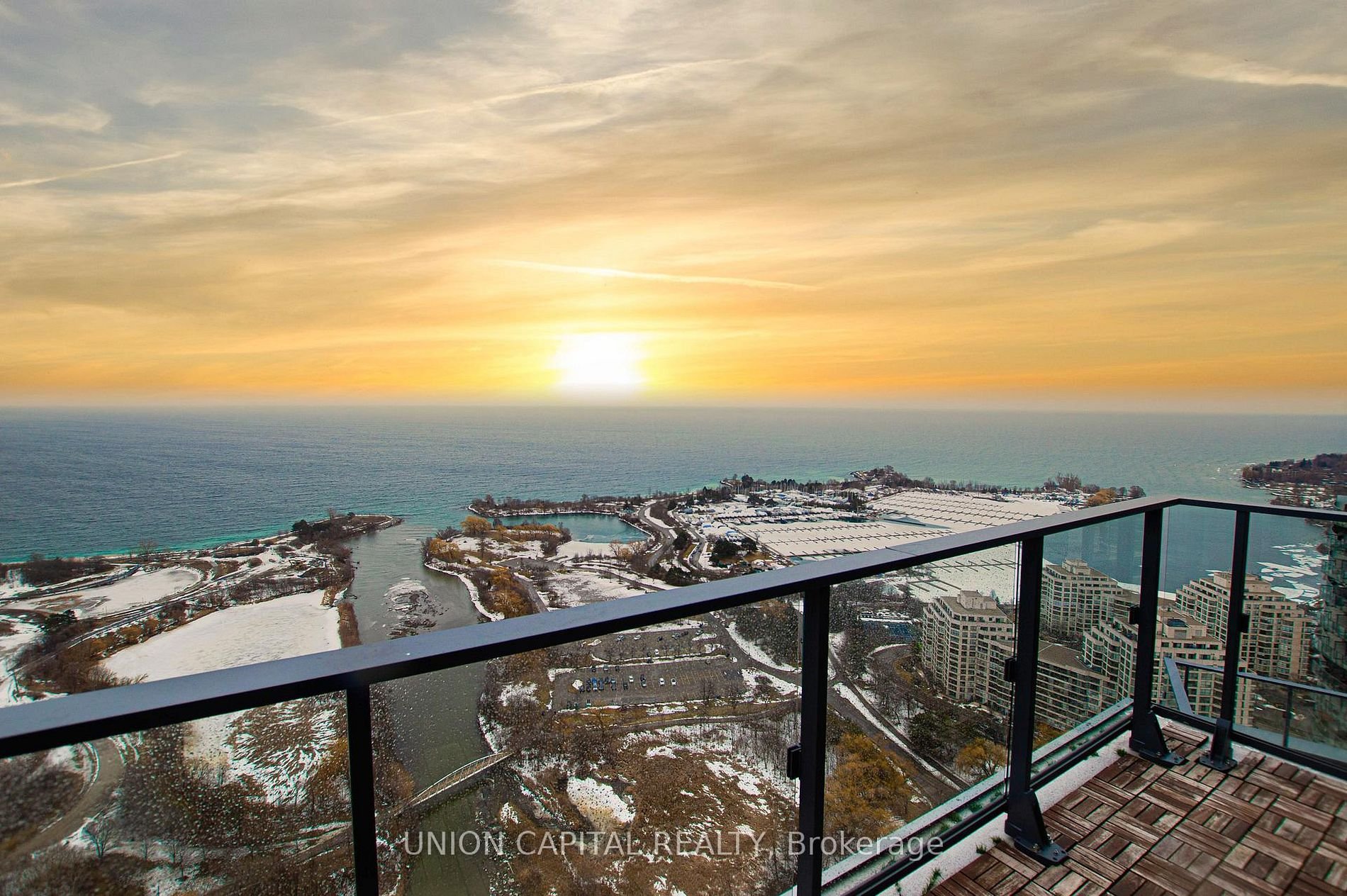 HUMBER BAY PENTHOUSE 