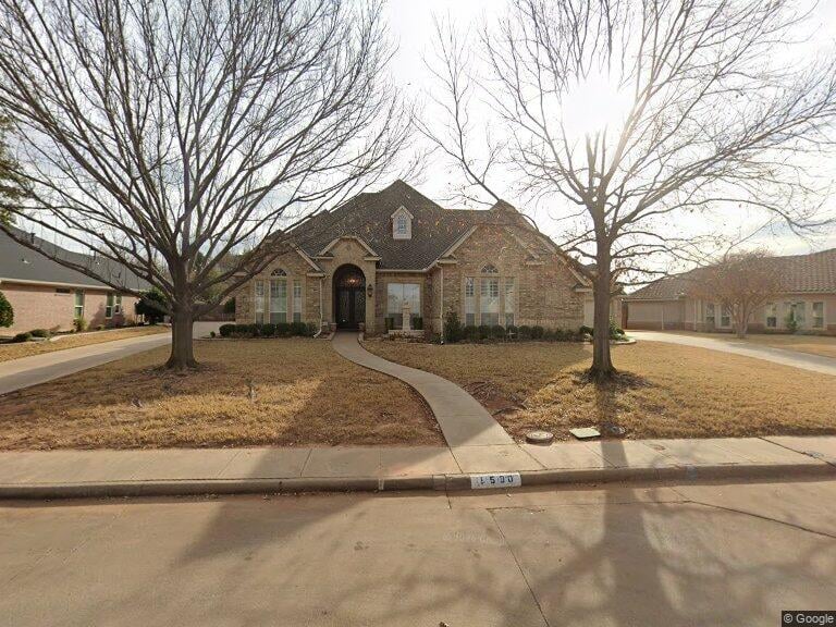 1500 Tanglewood Dr