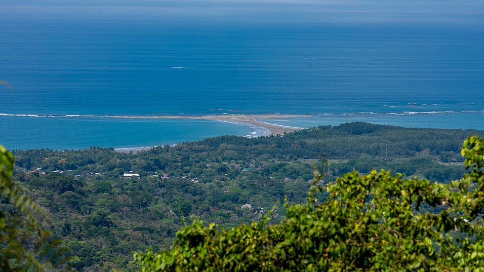 Whale Tail Views Luxury Waterfall Farm