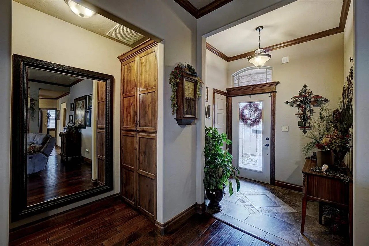 4402 NE Mossy Oak Dr