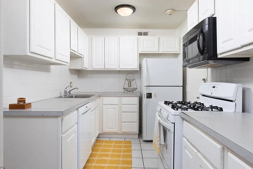 33 Pond Ave #505